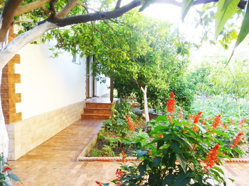 Vila Altini Borsh Exteriér fotografie