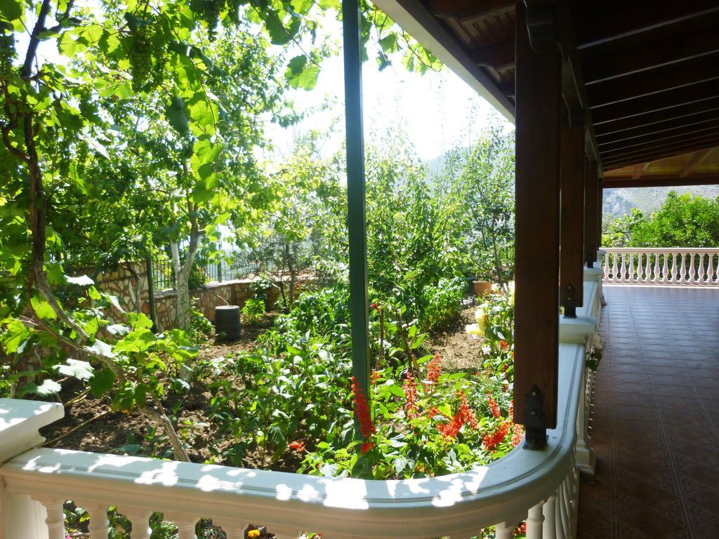Vila Altini Borsh Exteriér fotografie