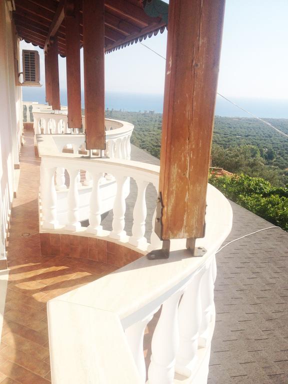 Vila Altini Borsh Exteriér fotografie